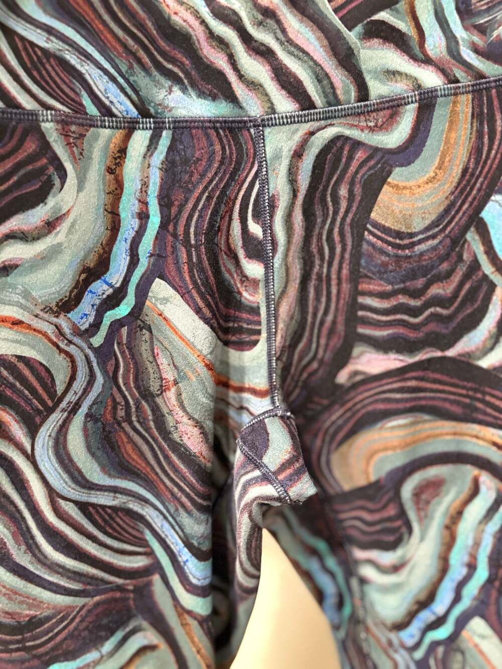 CALIA by Carrie Underwood High-Rise 7/8 Leggings in Terrain Print - Picture 5 of 6